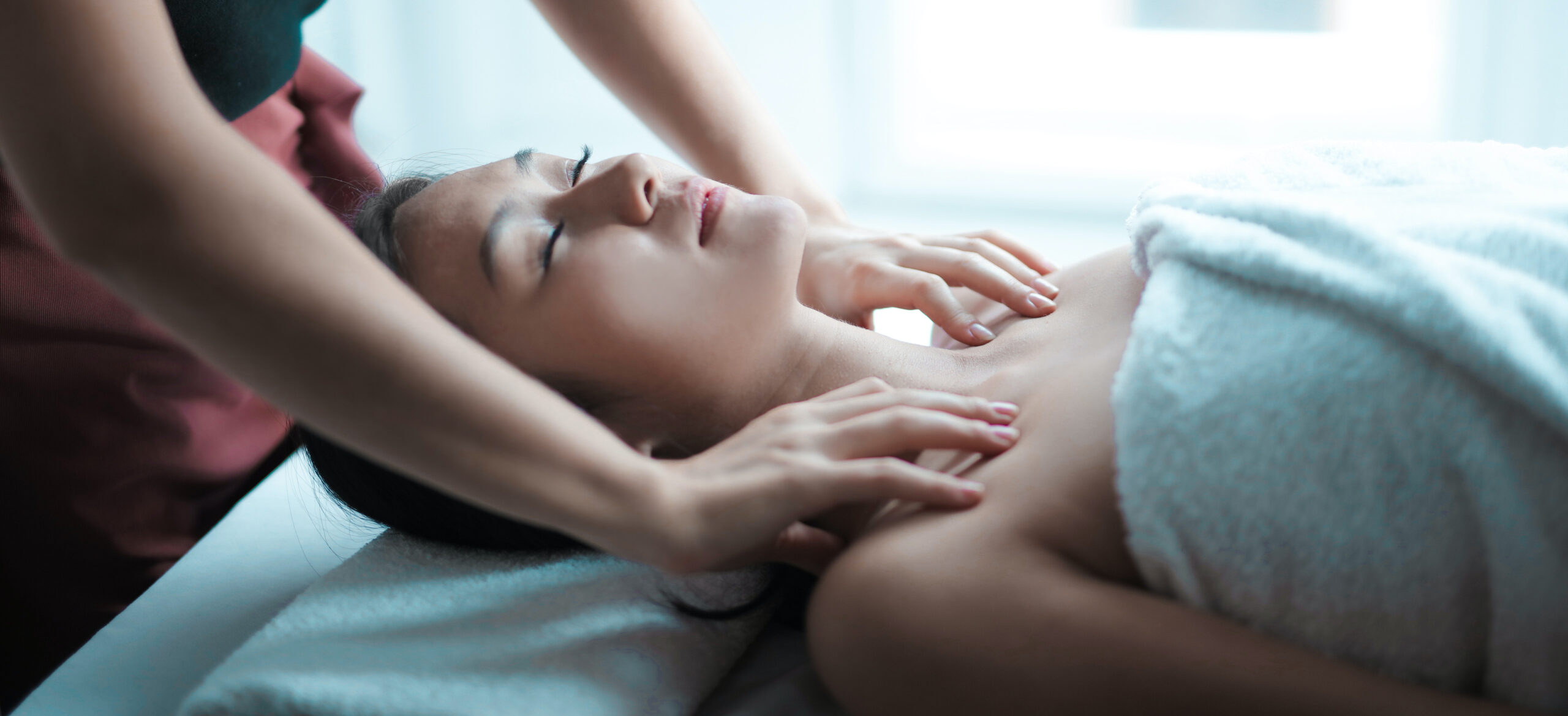 The Art of Thai Massage: A Guide to Bangkok’s Luxury Spa Scene