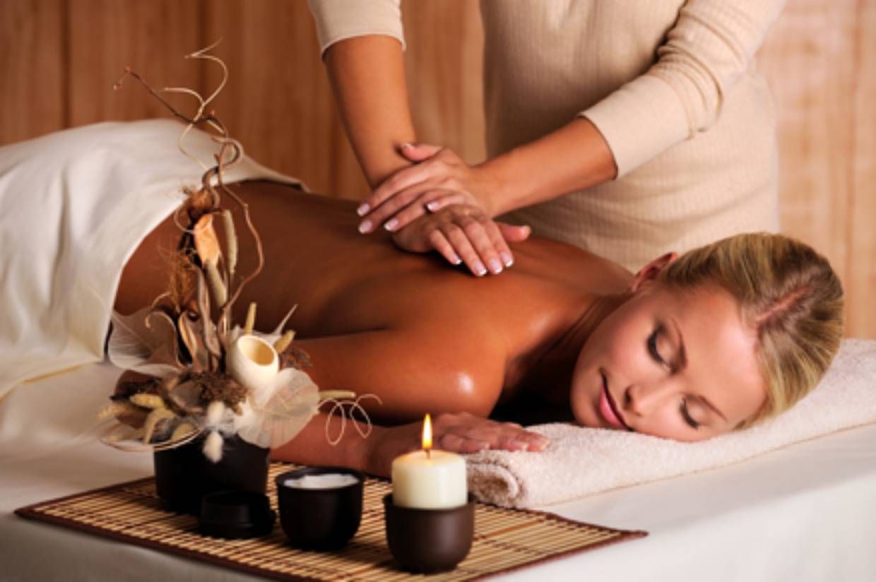 The Benefits of Aromatherapy Massages for Physical and Mental Health